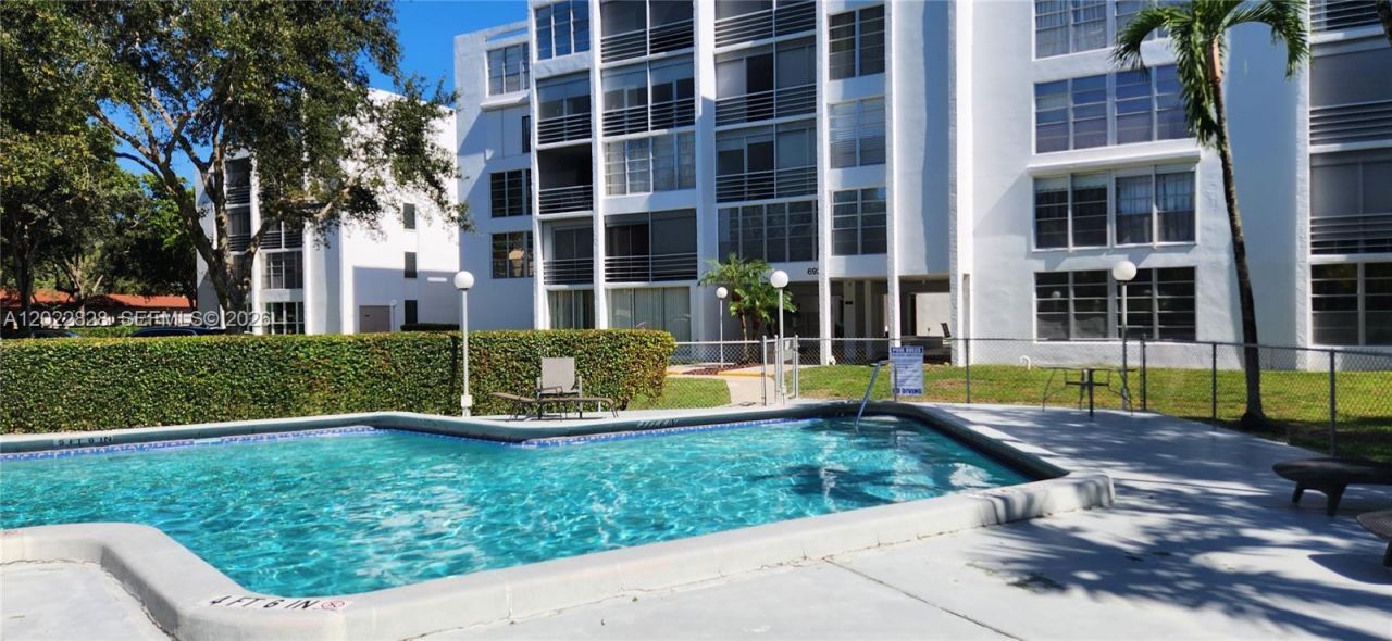6923 Cypress Rd, Unit C12, Plantation, FL 33317 Photo