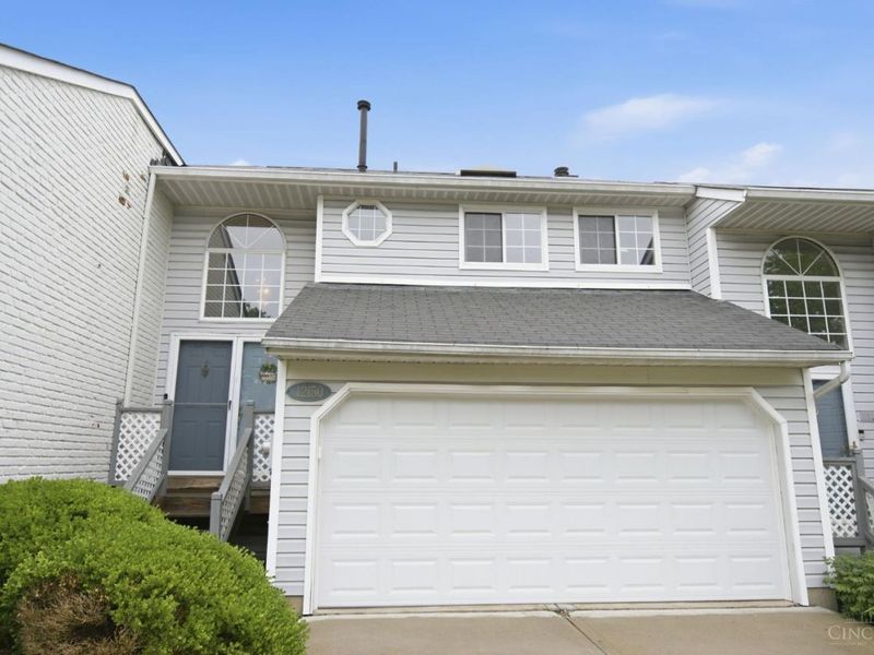 12150 Peak Drive, Cincinnati, OH 45246 Photo 2