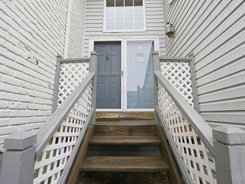 12150 Peak Drive, Cincinnati, OH 45246 Photo 3