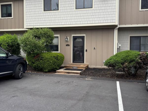 5202 Chelsea Cove N, Hopewell Junction, NY 12533