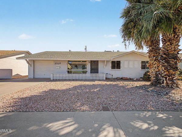 2527 W LARKSPUR Drive, Phoenix, AZ 85029