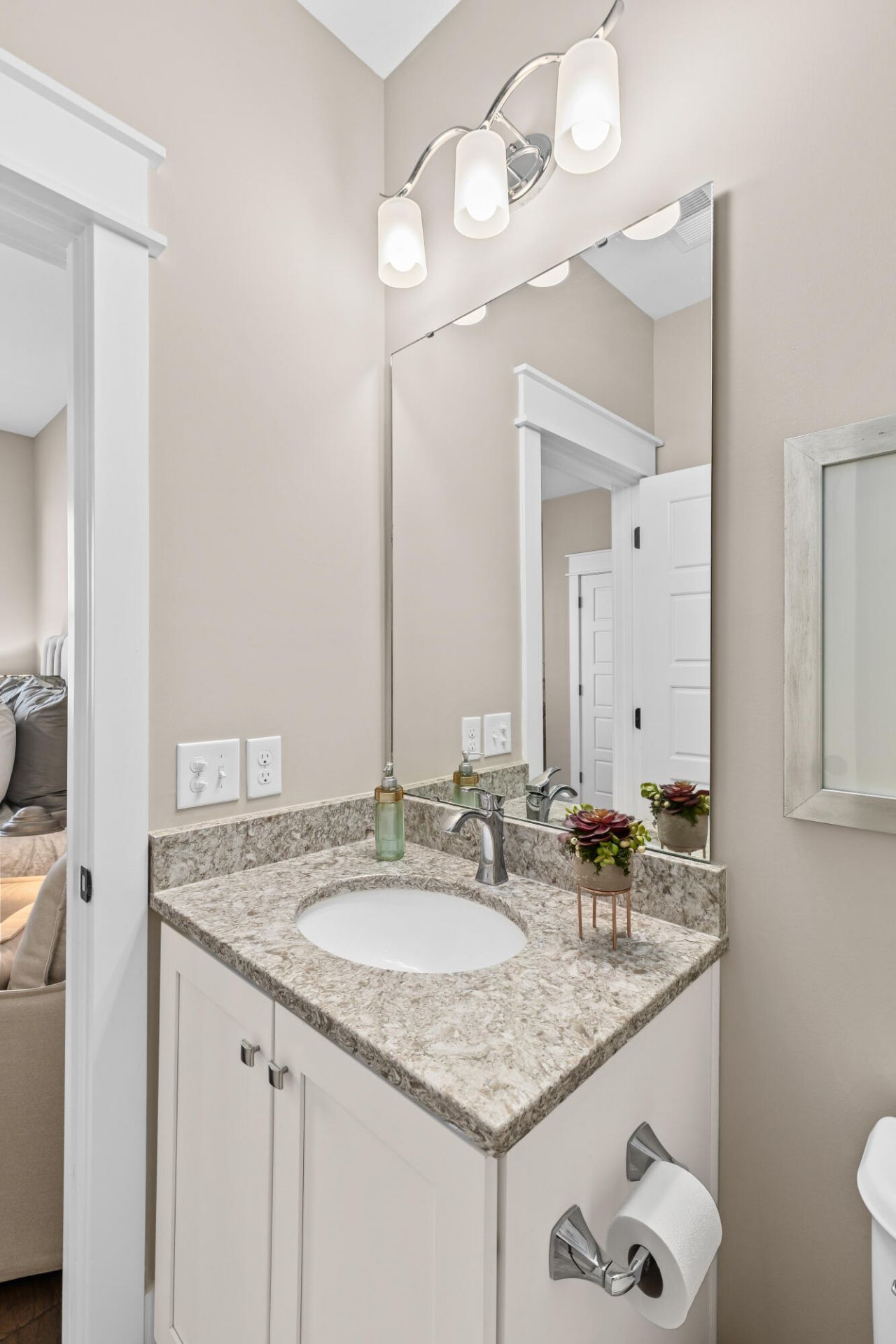 1707 Frissel Street Photo 35