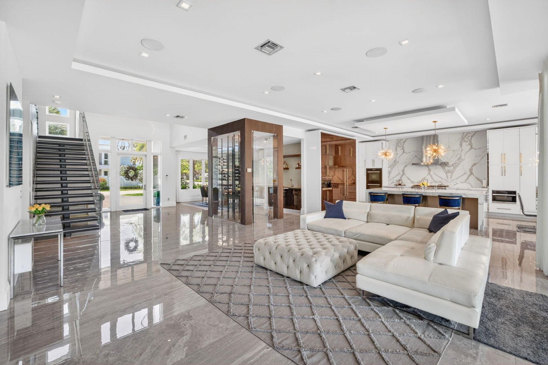 39 Pelican Drive, Fort Lauderdale, FL 33301 Photo