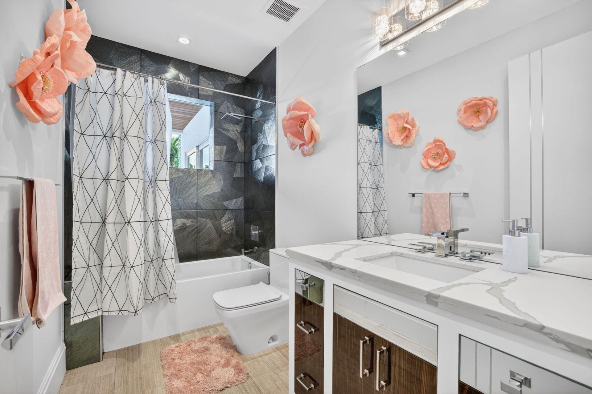 39 Pelican Drive, Fort Lauderdale, FL 33301 Photo