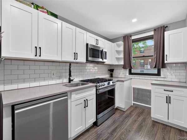 56-21 Douglastion Parkway , Unit Upper, Douglaston, NY 11362