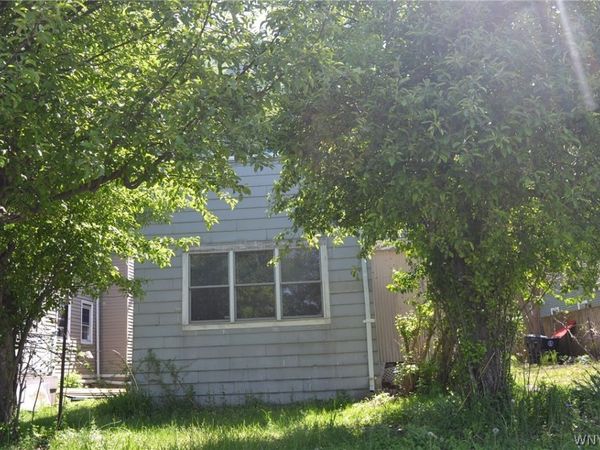 68 Pleasant Avenue , Lancaster, NY 14086