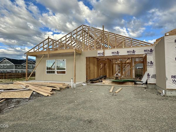 315 E Rapp Road, Talent, OR 97540