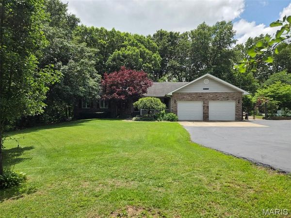 1221 Bridge Park Drive , Alton, IL 62002