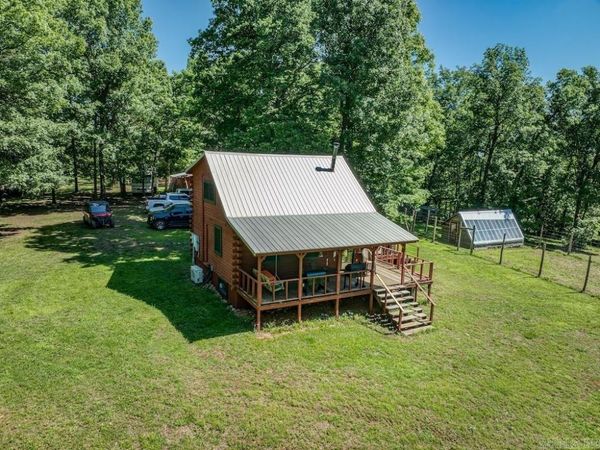 2061 Mcknight Road , Guion, AR 72540