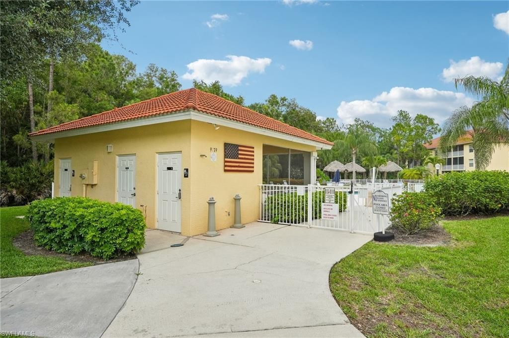 9185 Celeste Dr, Unit 1-103, Naples, FL 34113 Photo