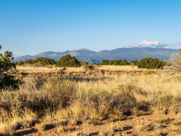 64 Chisholm Trail, Santa Fe, NM 87506