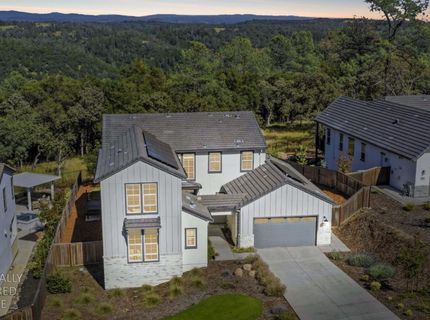 451 Canyon Creek Dr, Auburn, CA 95603 Photo