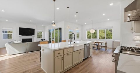 451 Canyon Creek Dr, Auburn, CA 95603 Photo