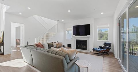 451 Canyon Creek Dr, Auburn, CA 95603 Photo