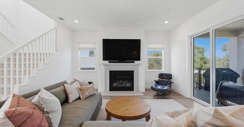 451 Canyon Creek Dr, Auburn, CA 95603 Photo