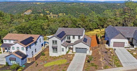 451 Canyon Creek Dr, Auburn, CA 95603 Photo