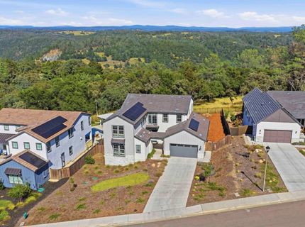 451 Canyon Creek Dr, Auburn, CA 95603 Photo