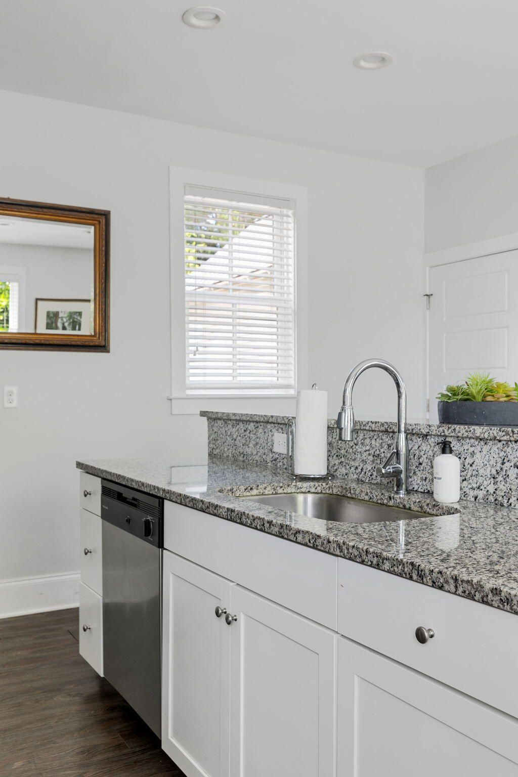 162 Spring Street Photo 37