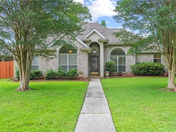 200 GAGE Court , Madisonville, LA 70447