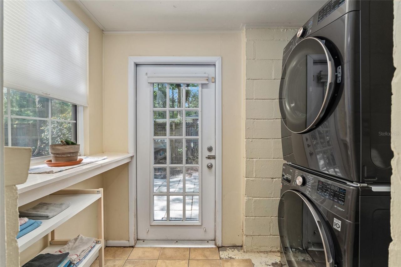 1714 NE 6th Terrace , Gainesville, FL 32609 Photo