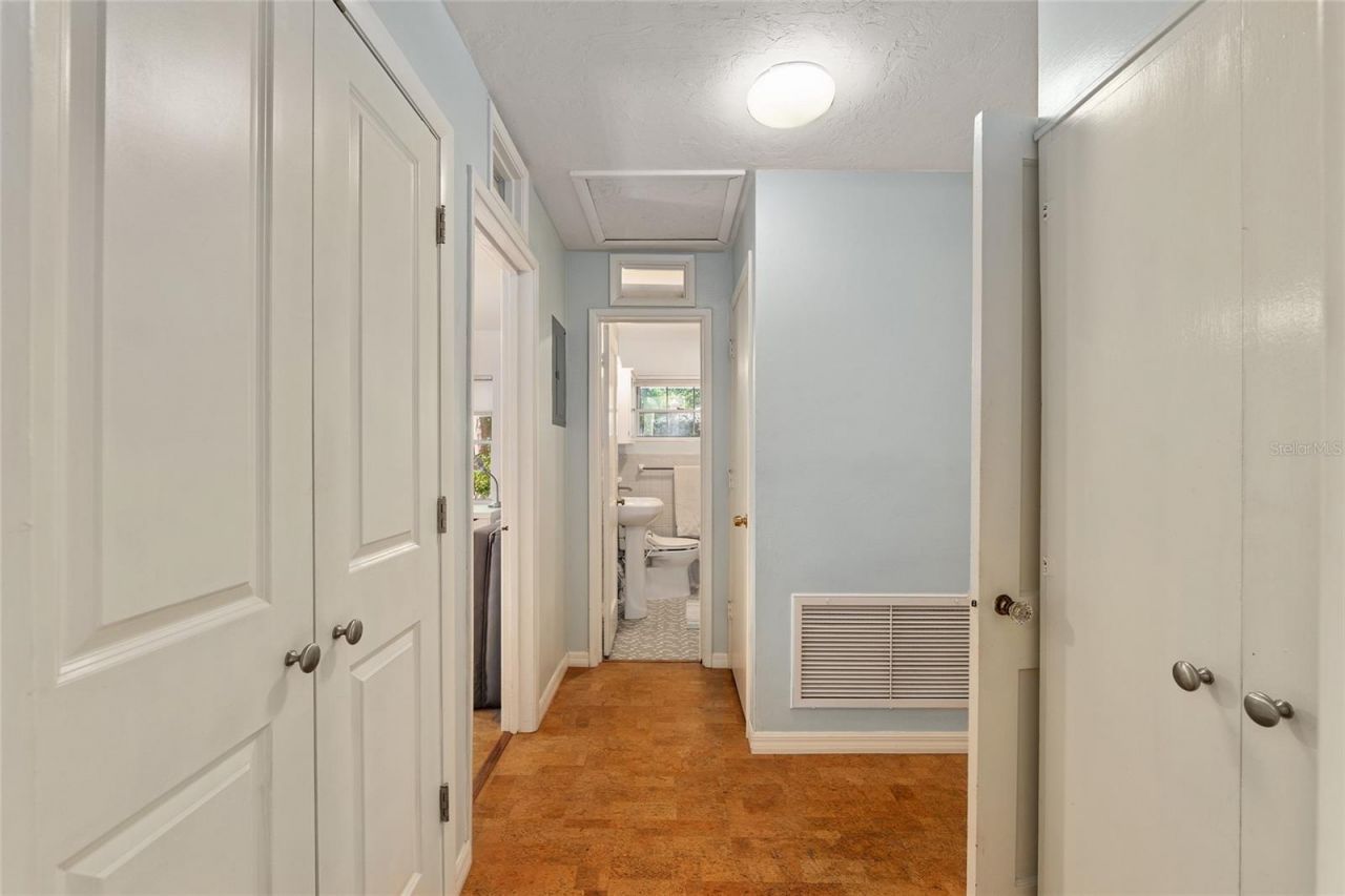 1714 NE 6th Terrace , Gainesville, FL 32609 Photo