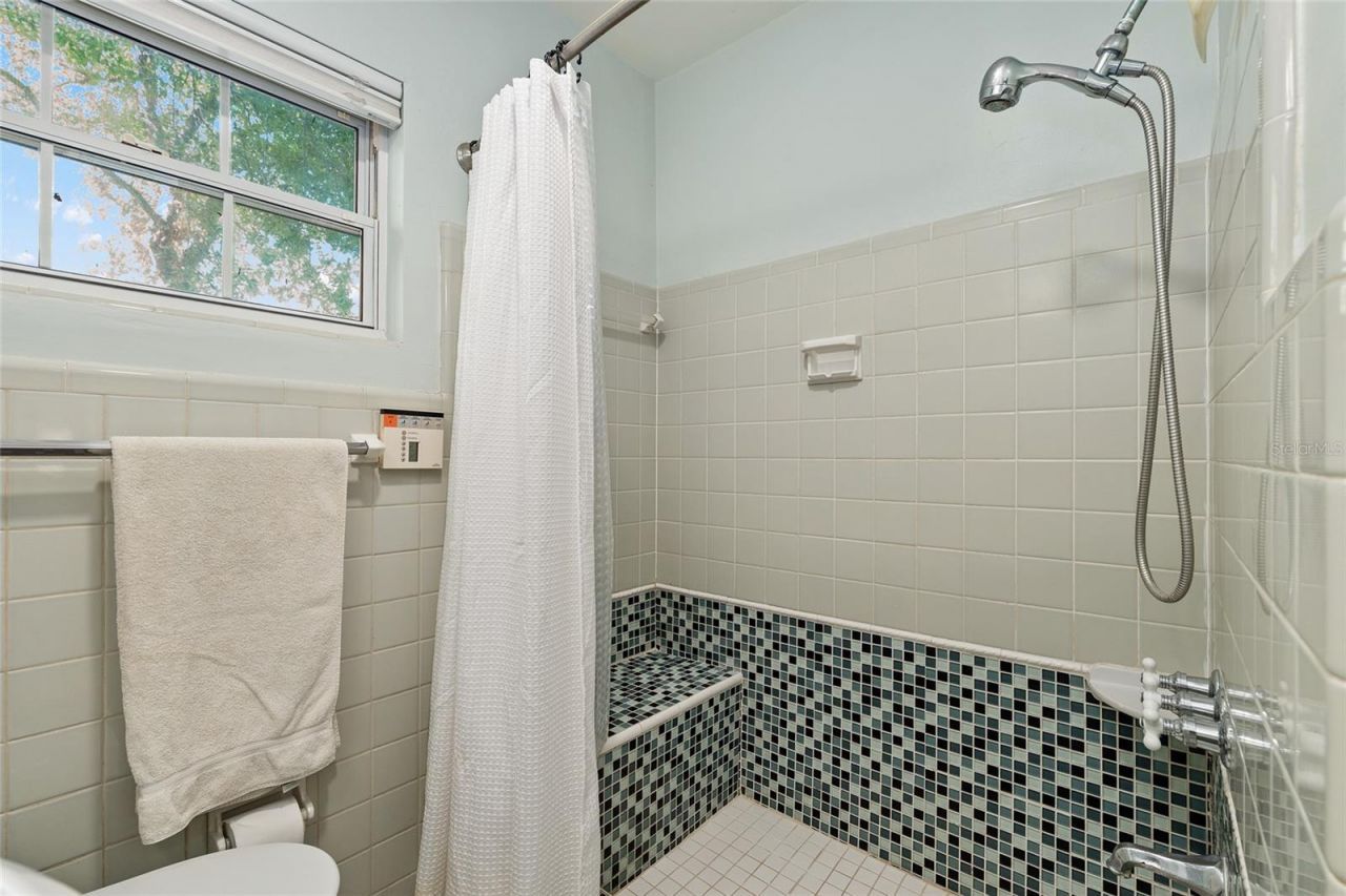 1714 NE 6th Terrace , Gainesville, FL 32609 Photo