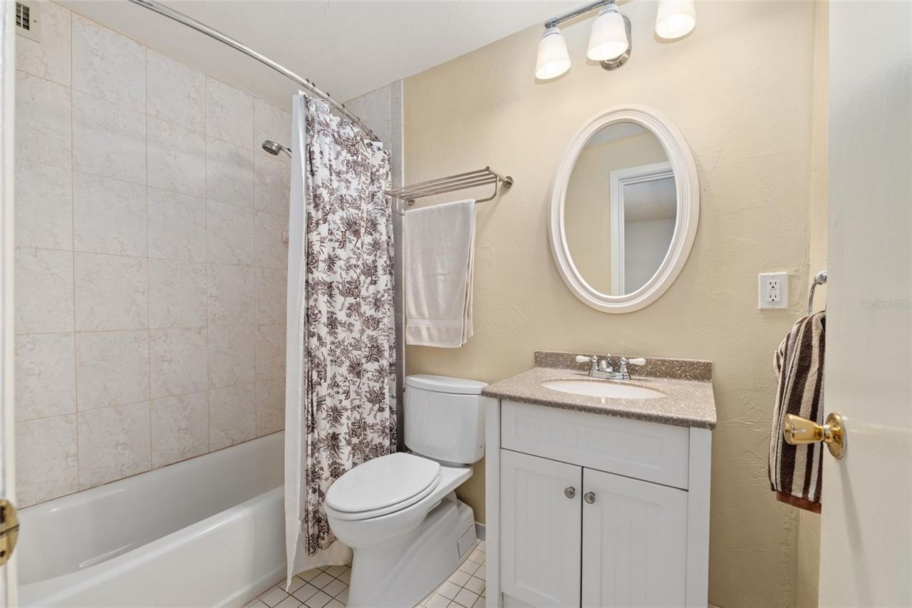 1714 NE 6th Terrace , Gainesville, FL 32609 Photo