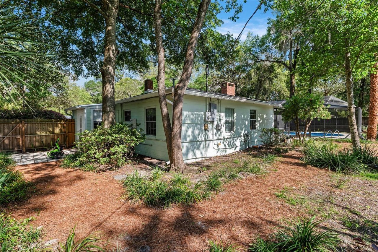 1714 NE 6th Terrace , Gainesville, FL 32609 Photo