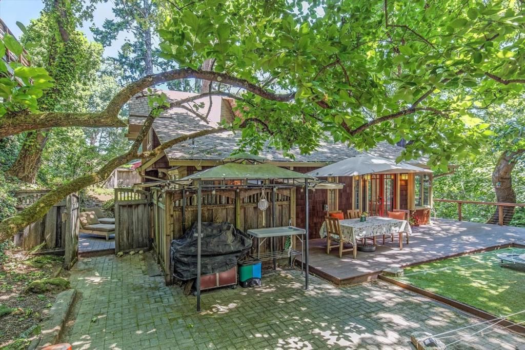 21550 Locust Drive, Los Gatos, CA 95033 Main Photo