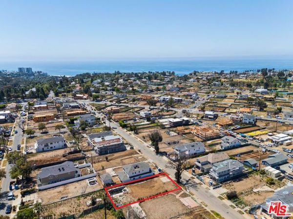 842 Hartzell Street , Pacific Palisades, CA 90272