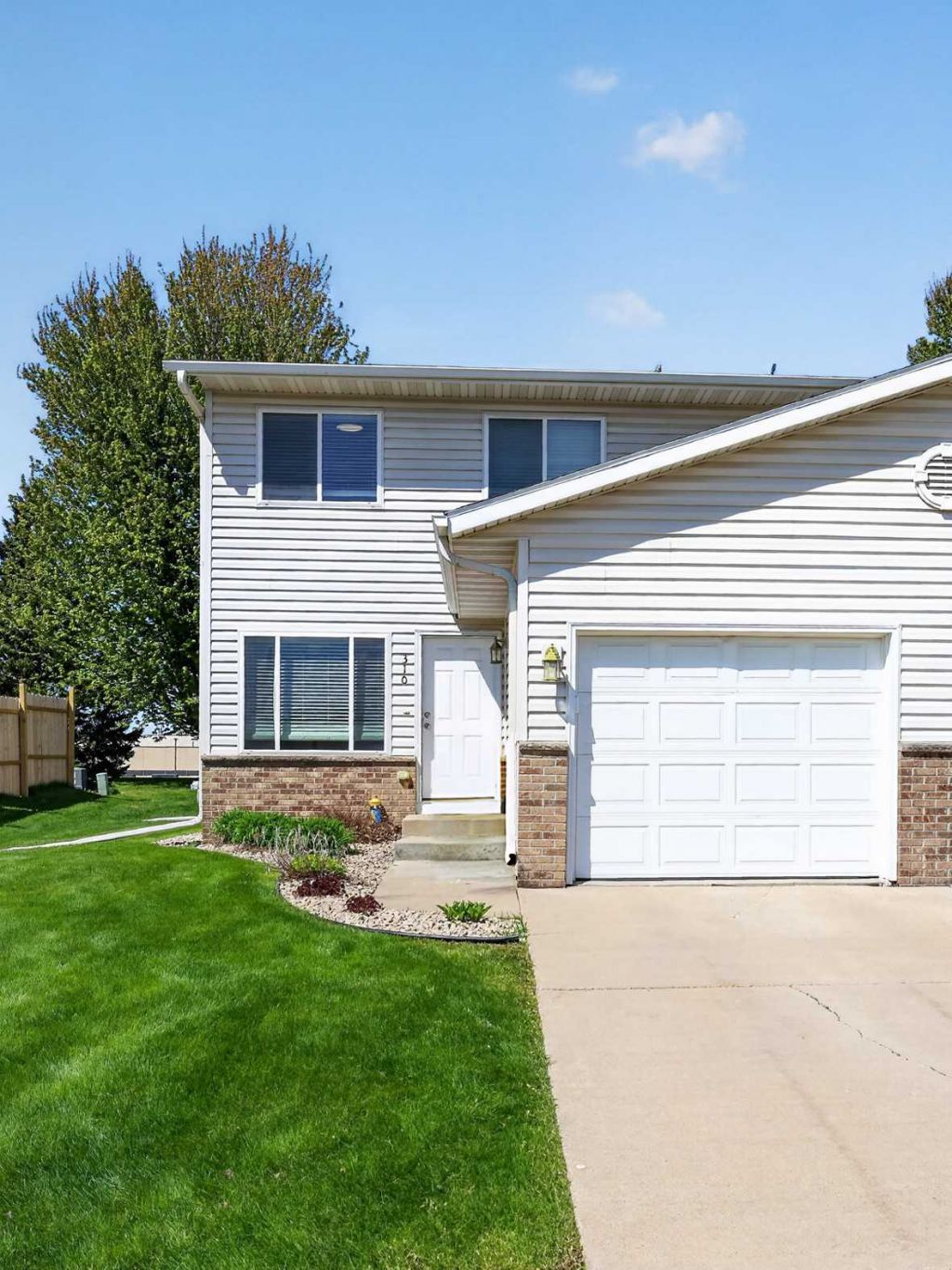 310 10th Avenue Nw, Byron, MN 55920 Main Photo