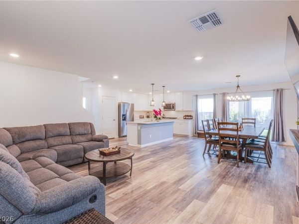 7712 Lush Oasis Avenue, Las Vegas, NV 89113