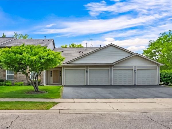 1101 Yorkshire Court , Unit D, Elgin, IL 60120