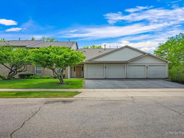 1101 Yorkshire Court , Unit D, Elgin, IL 60120
