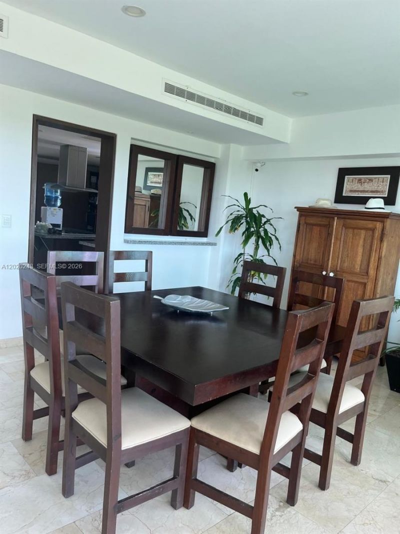 Av Bonampak Sm 3-01 , Unit 305, , Ca 00000 Photo