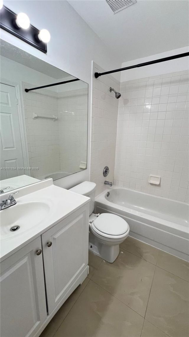 15821 SW 104th Ter , Unit 304, Miami, FL 33196 Photo