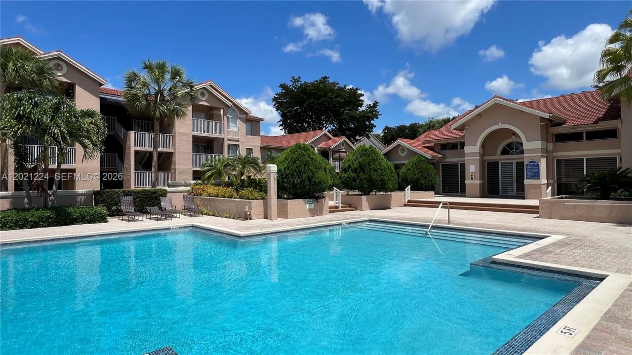 15821 SW 104th Ter , Unit 304, Miami, FL 33196 Photo