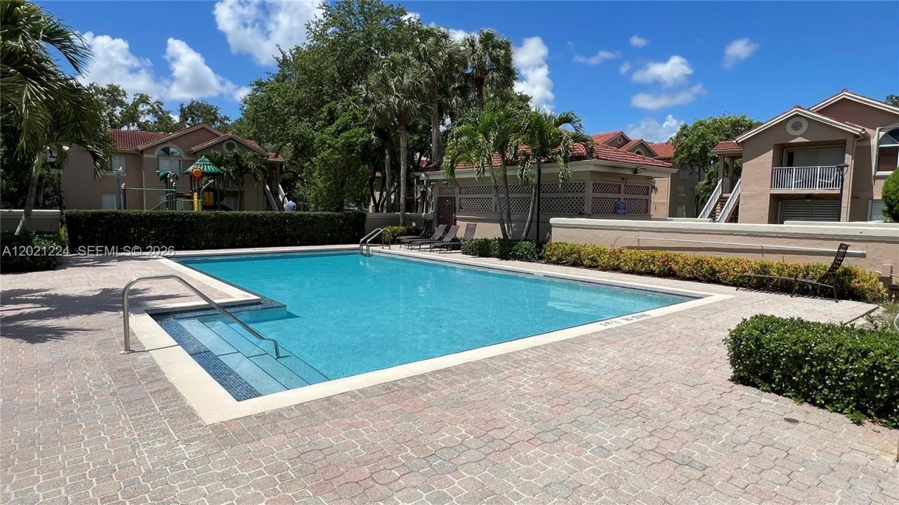 15821 SW 104th Ter , Unit 304, Miami, FL 33196 Photo