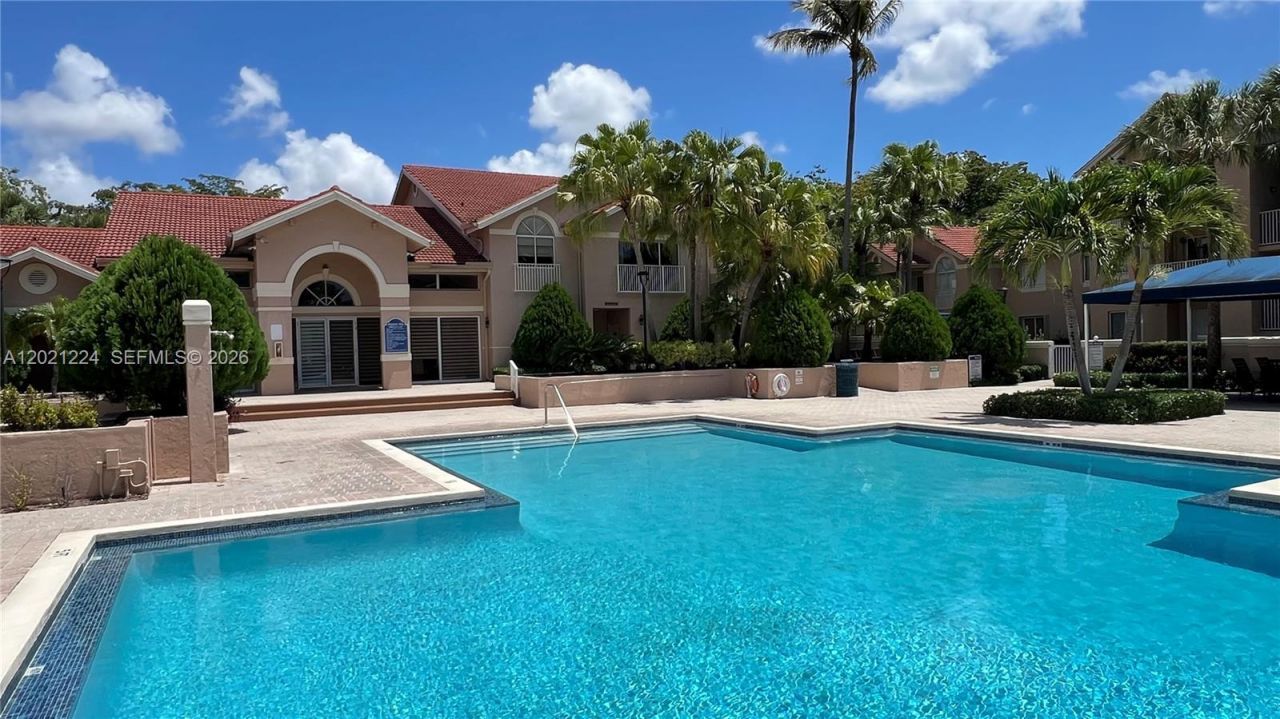 15821 SW 104th Ter , Unit 304, Miami, FL 33196 Photo