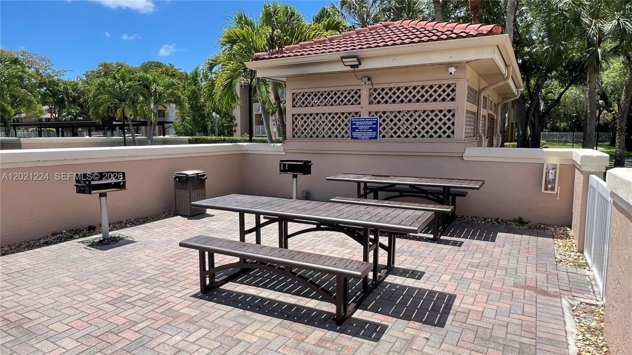 15821 SW 104th Ter , Unit 304, Miami, FL 33196 Photo