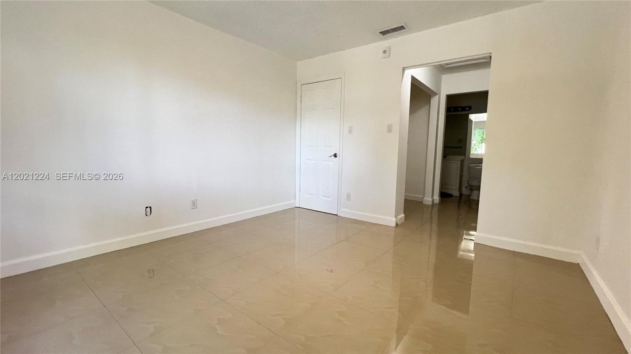 15821 SW 104th Ter , Unit 304, Miami, FL 33196 Photo