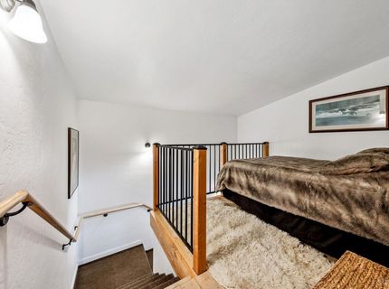 1462 Chinquapin Drive, South Lake Tahoe, CA 96150 Photo