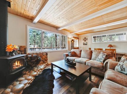1462 Chinquapin Drive, South Lake Tahoe, CA 96150 Photo