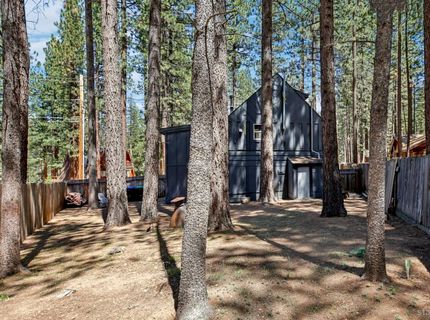 1462 Chinquapin Drive, South Lake Tahoe, CA 96150 Photo