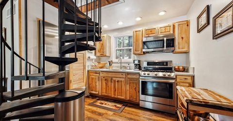 1462 Chinquapin Drive, South Lake Tahoe, CA 96150 Photo