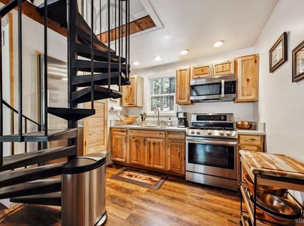 1462 Chinquapin Drive, South Lake Tahoe, CA 96150 Photo