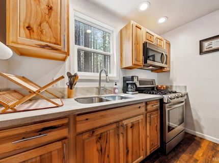 1462 Chinquapin Drive, South Lake Tahoe, CA 96150 Photo