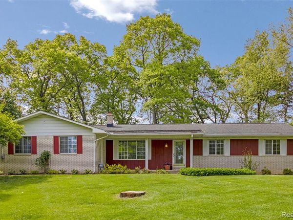 8887 Clark Road, Springfield Twp, MI 48346