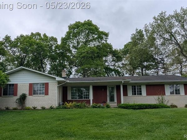 8887 Clark Road , Springfield Twp, MI 48346