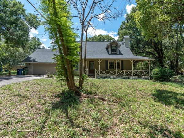 10422 N WOODMERE ROAD , TAMPA, FL 33617